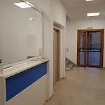 Hostel De *